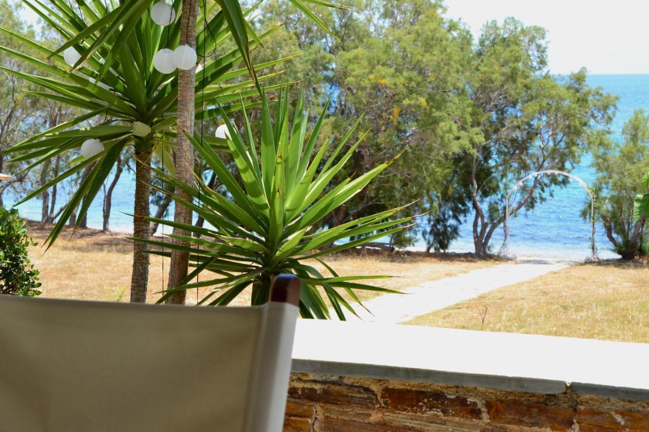 Beach House Set In A Beautiful Bay Karystos  Exterior photo