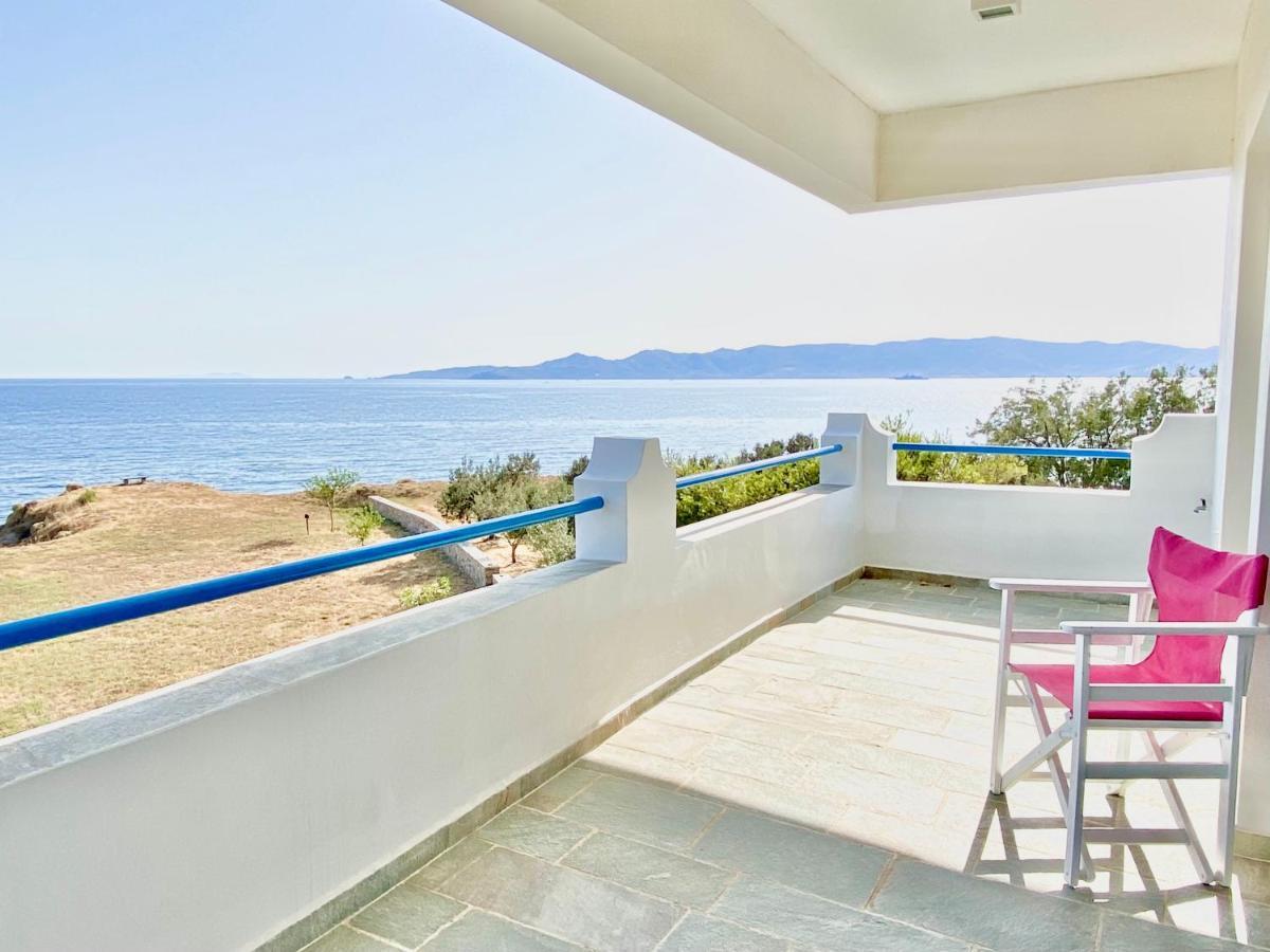 Beach House Set In A Beautiful Bay Karystos  Exterior photo